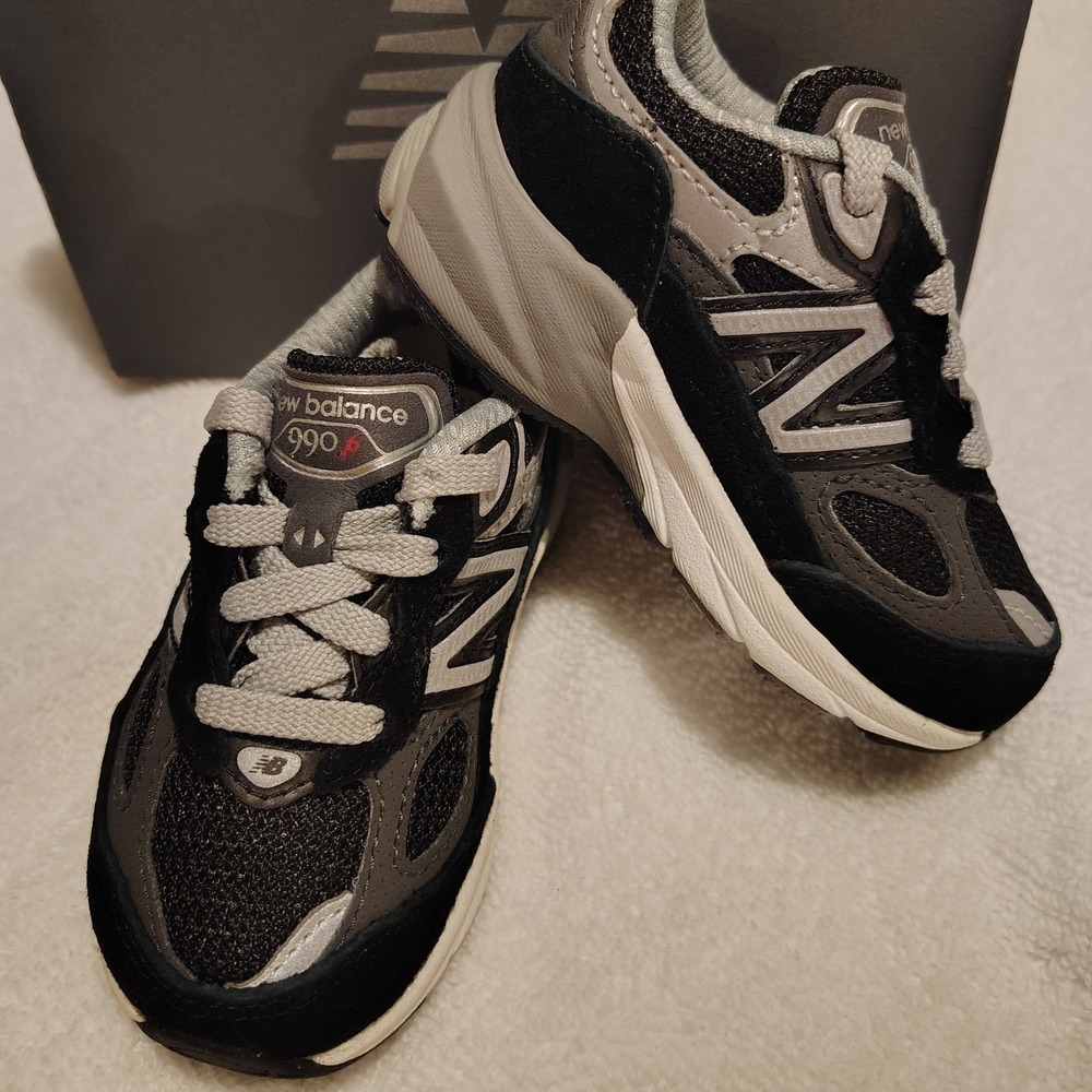 New Balance 990v6 Kids Size 8 Black Grey Excellent PV990BK6 Suede Mesh Sneaker